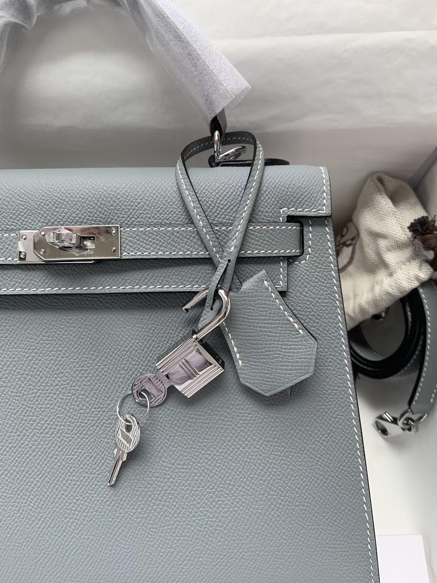 HERMÈS Kelly Silver-tone Hardware 25 28