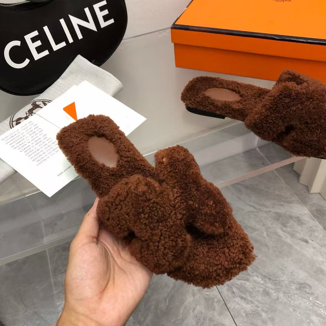 UA Hermès Oran sandal