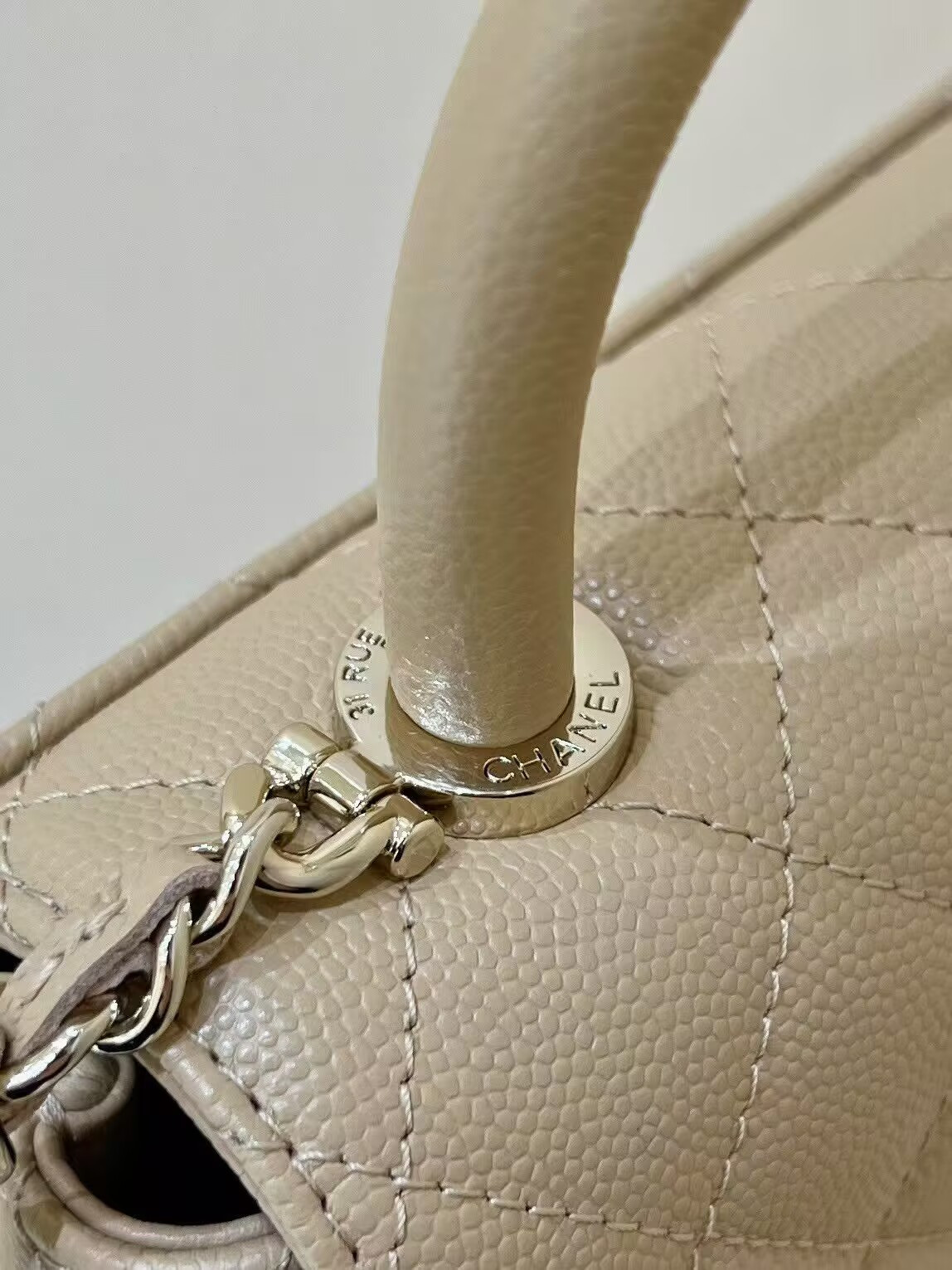 Ch*el coco handle nano 11.5x14.5x5.5cm