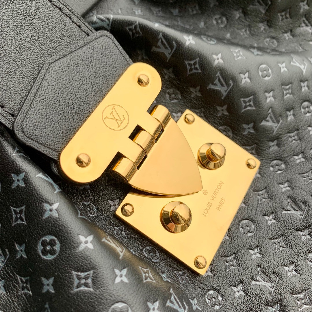 LV Monogram Clutch M22326