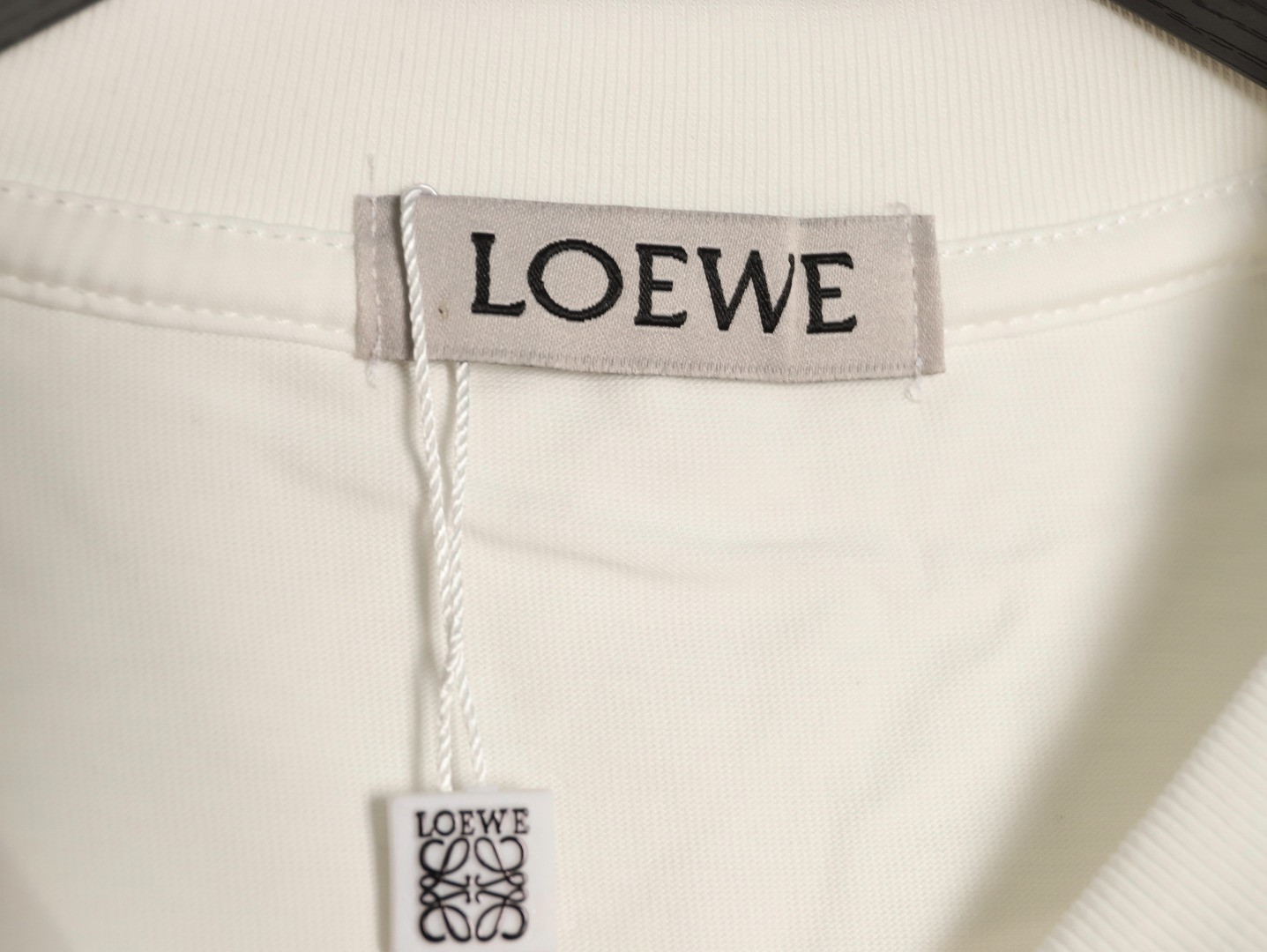 L0ew* & on 25fw long-sleeved t-shirt