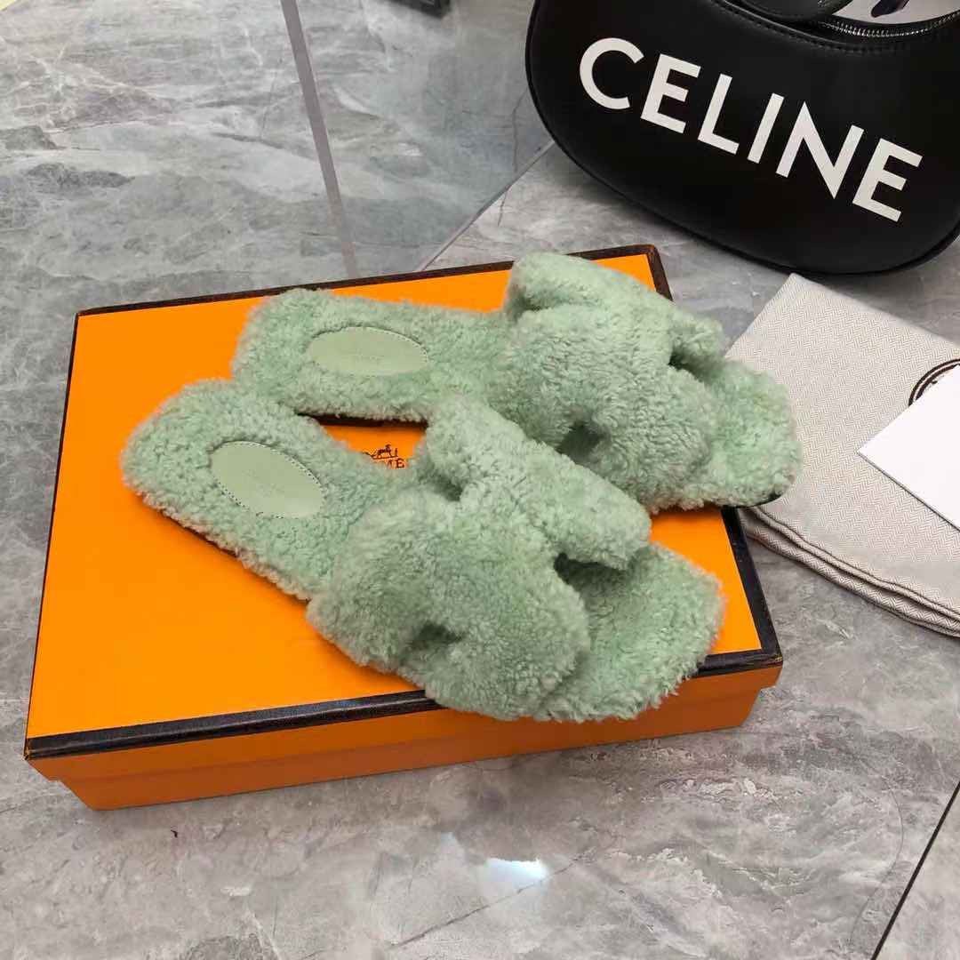 UA Hermès Oran sandal