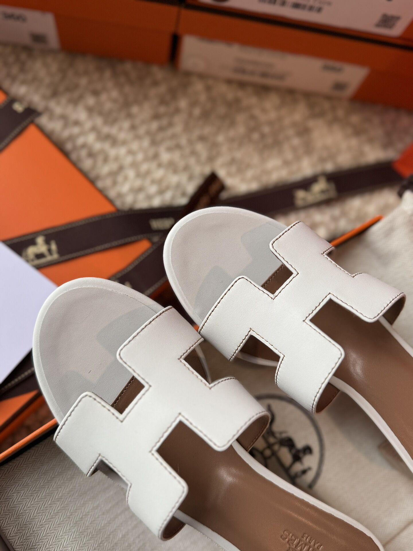 UA Hermès Oasis White Sandal