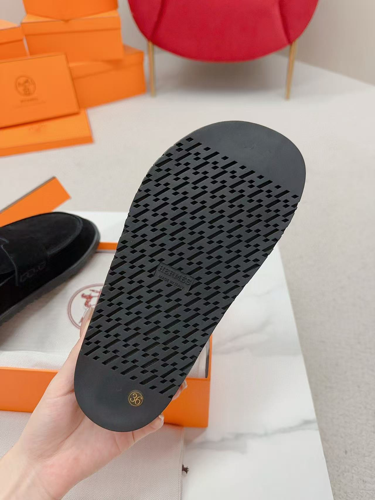 UA Hermès slippers