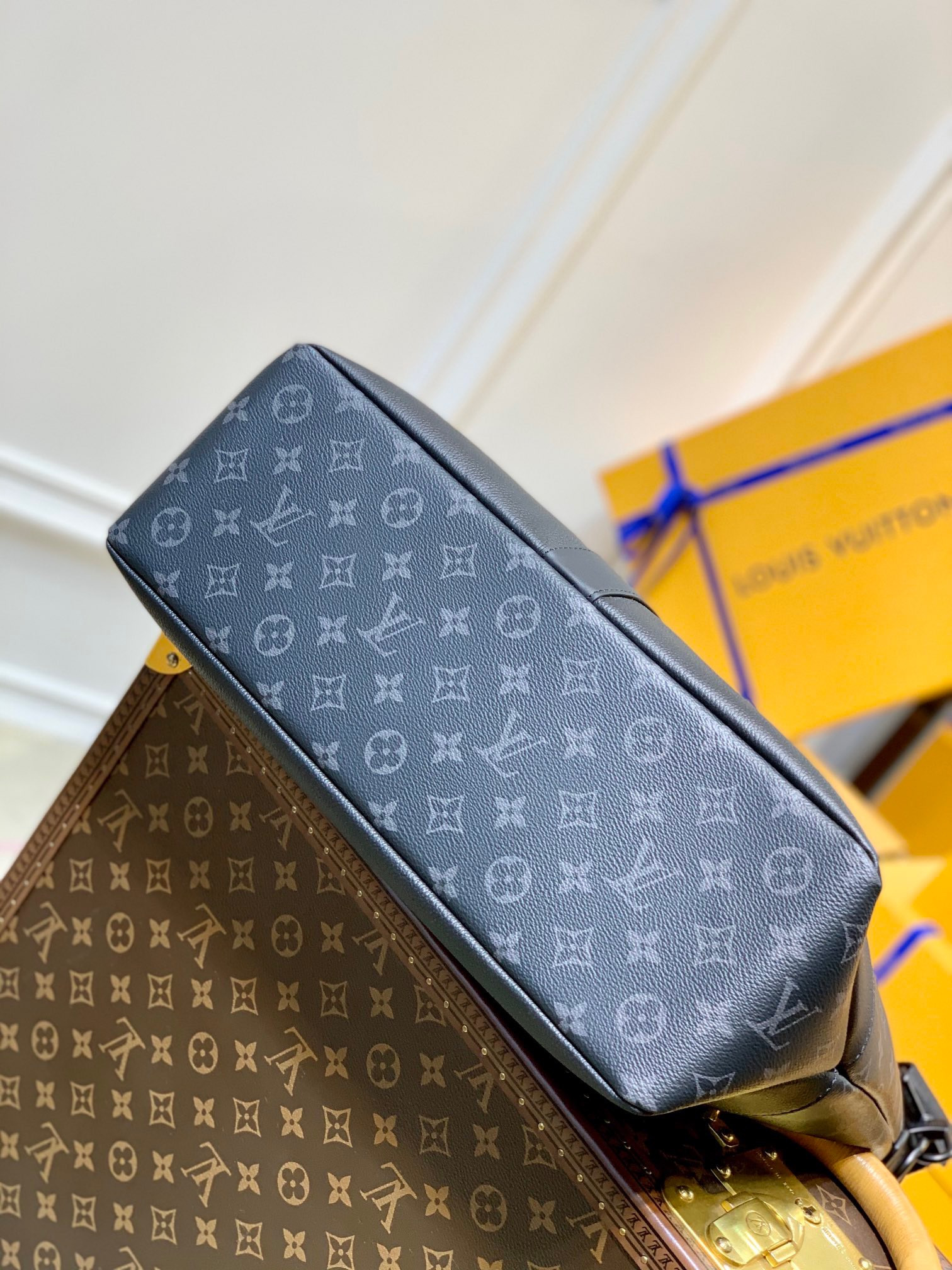 LV SAUMUR TOTE M45914