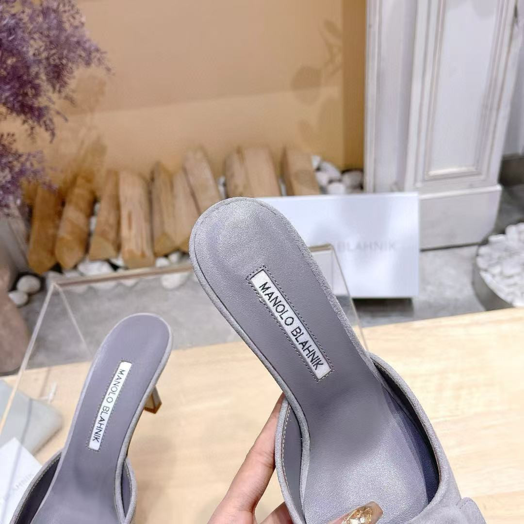 UA Manolo Blahnik Mules 7.5cm