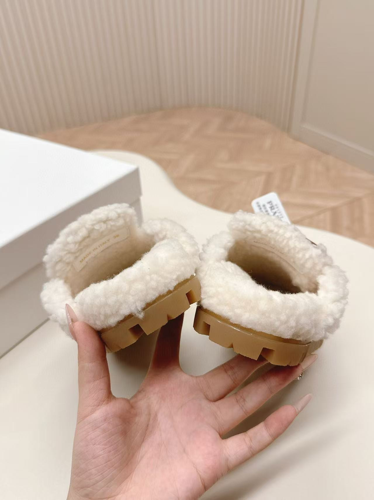 ua Pra*a suede slides
