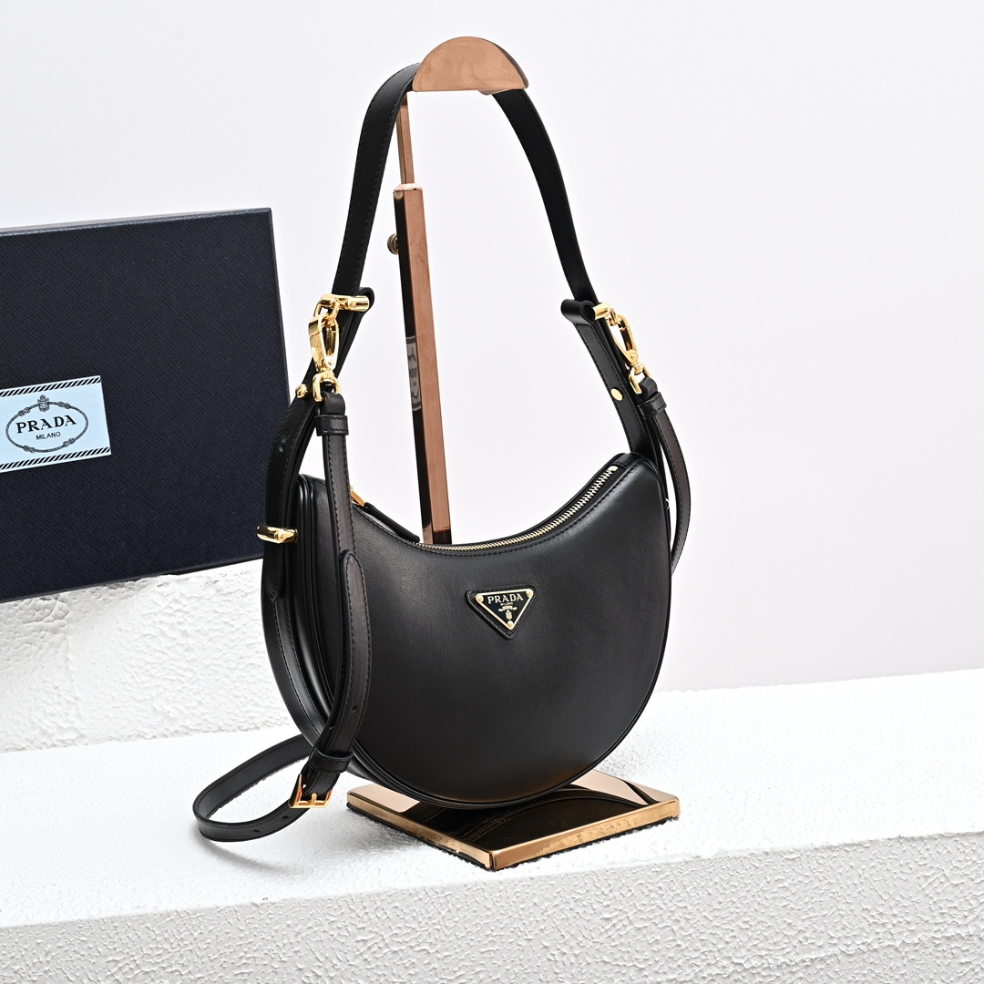 Pra*a arqué shoulder bag 22.5x18.5x6.5cm