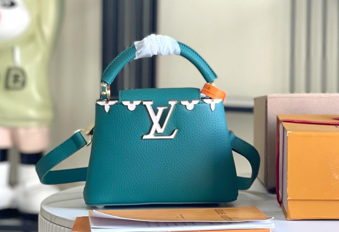 LV  Capucines Flower Crown M23766 Taurillon  21x14x8cm