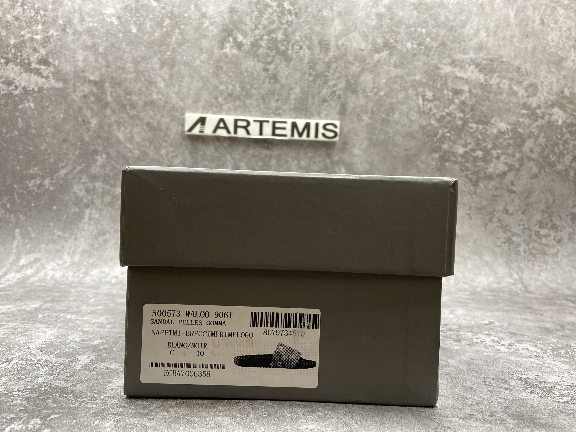 Balenciga Pool Slide Black White