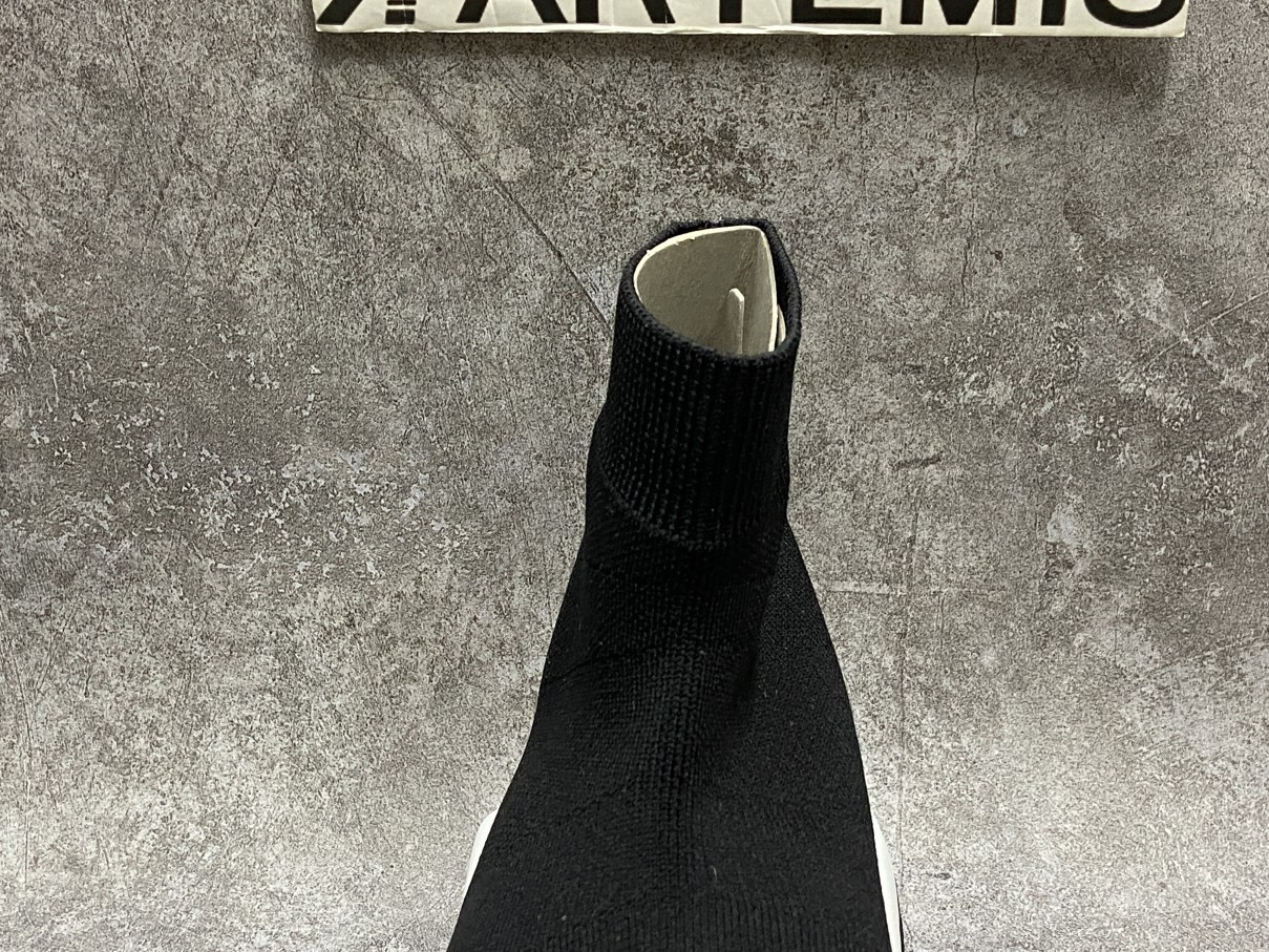 Balenciga Speed Graffiti Trainers White Black Logo