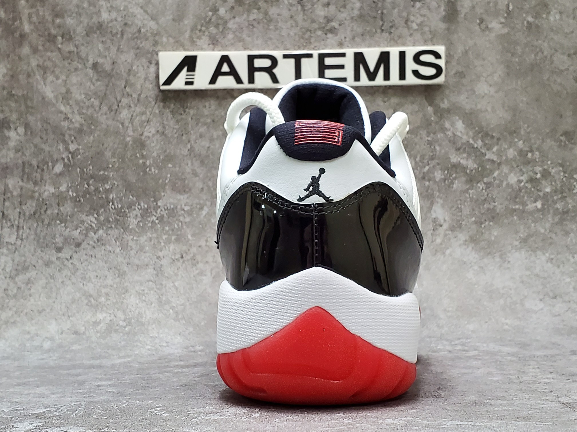 Air Jordan 11 Retro Low 