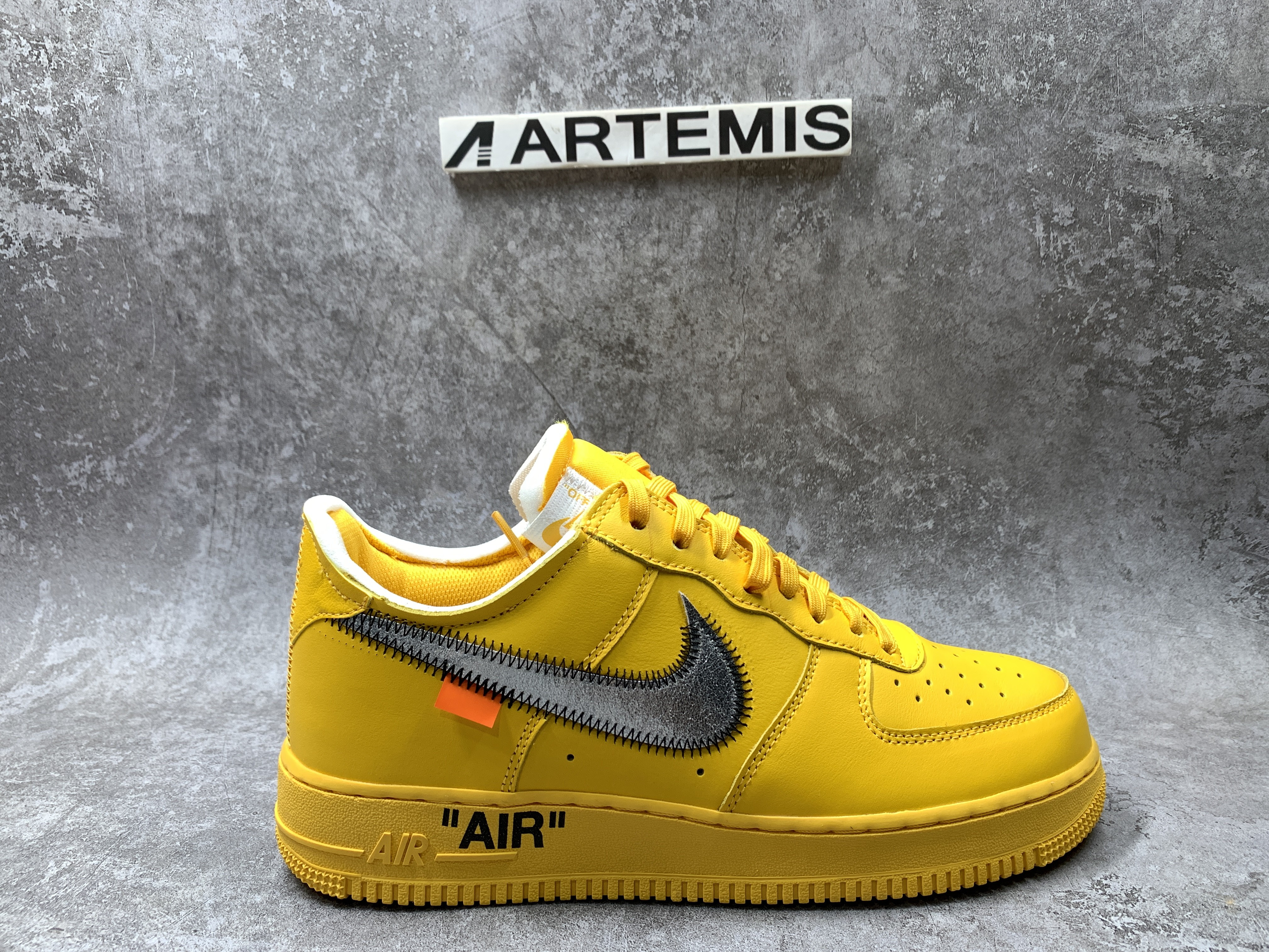 Air Force 1 x Off-White Low University Gold