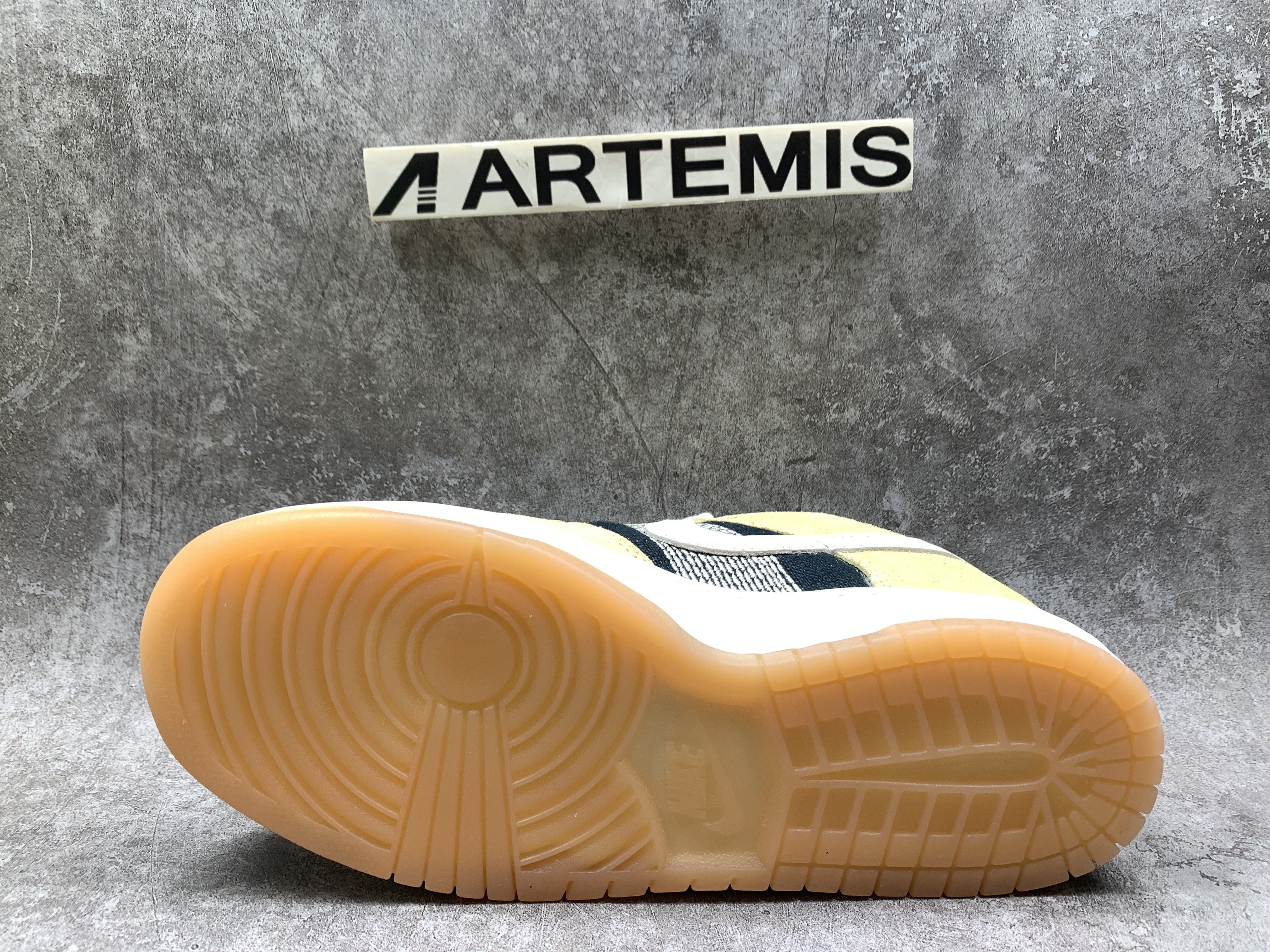 Nike Dunk Low Rooted in Peace