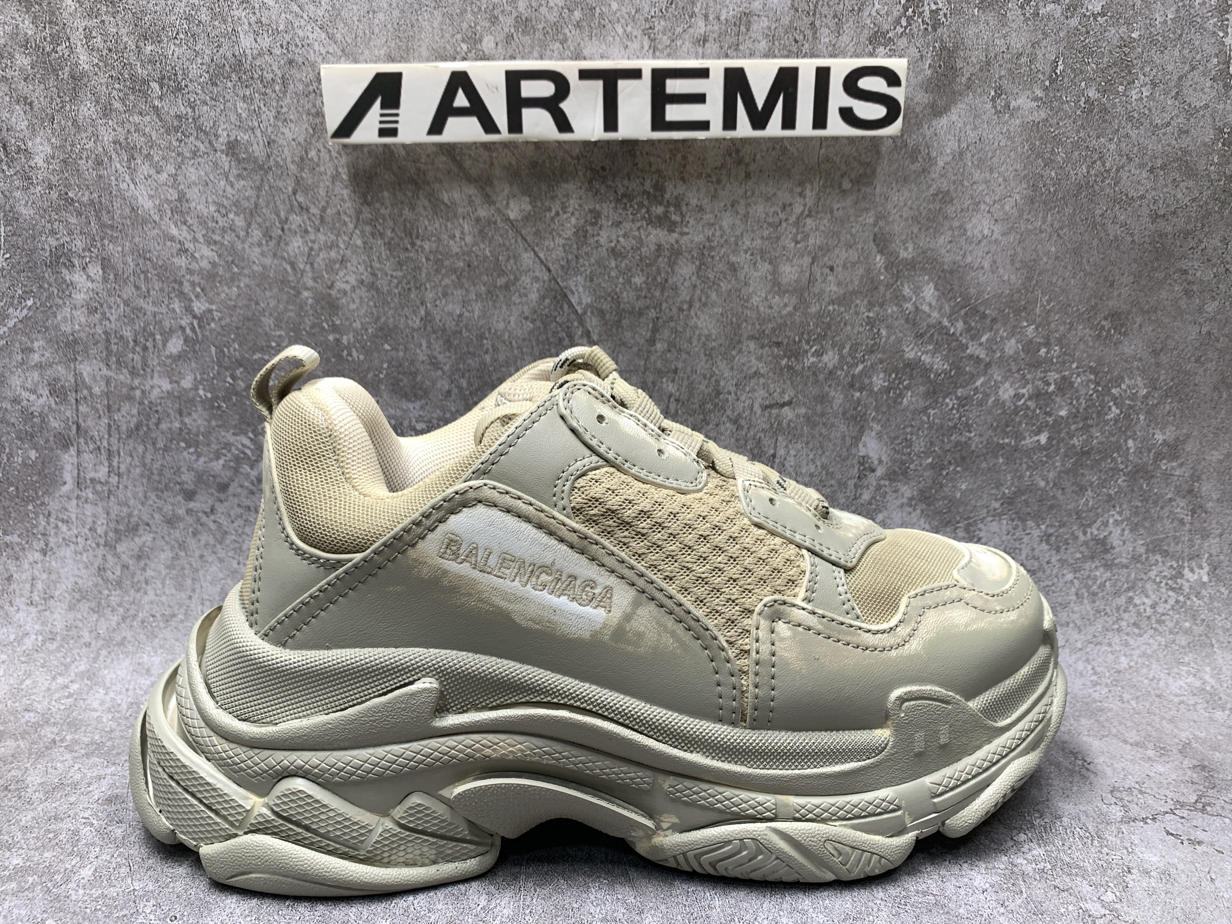 Balenciga Triple S Sneaker Light Beige Faded