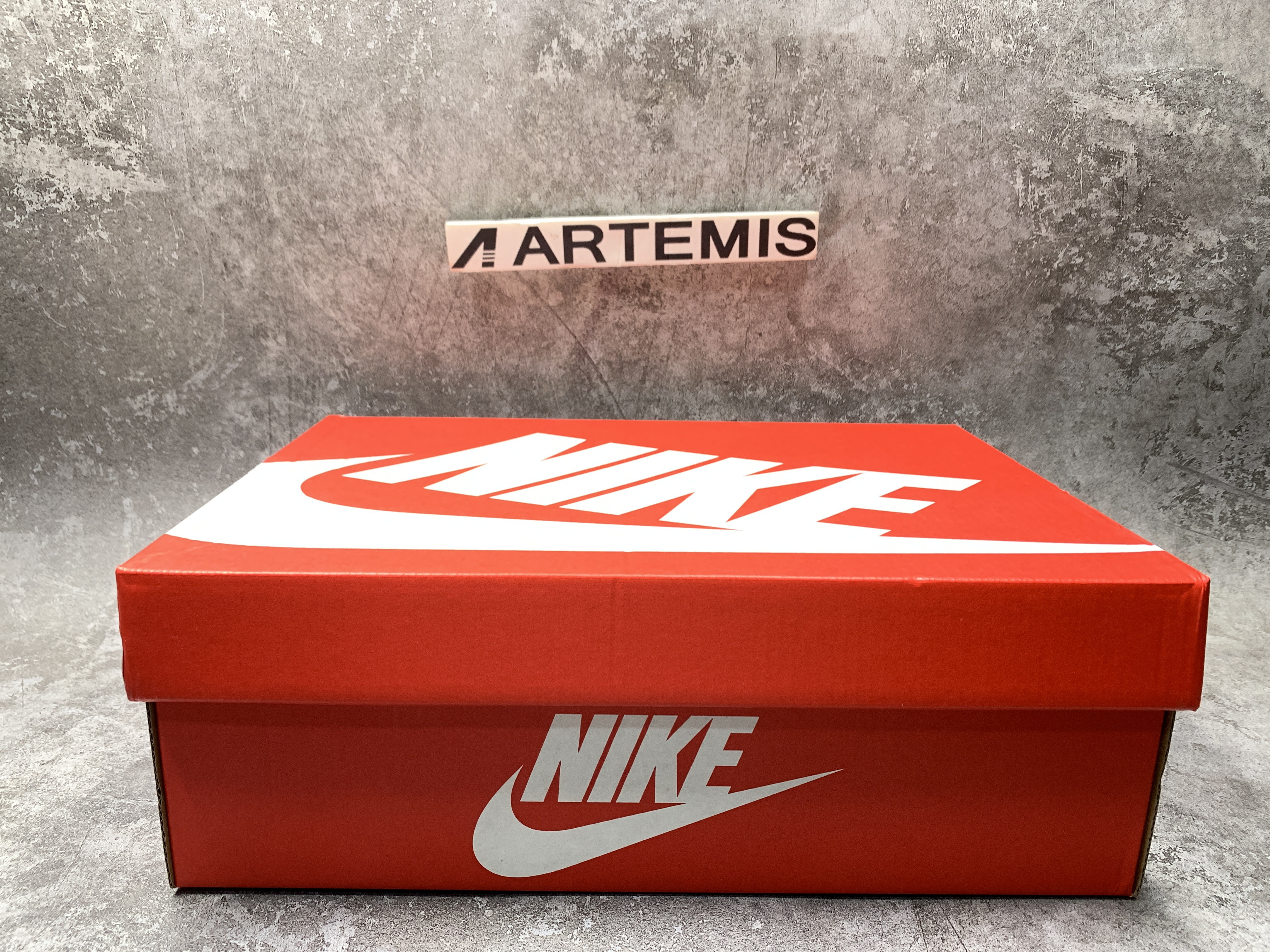 Nike Dunk Low Features Silver Cracked Leather