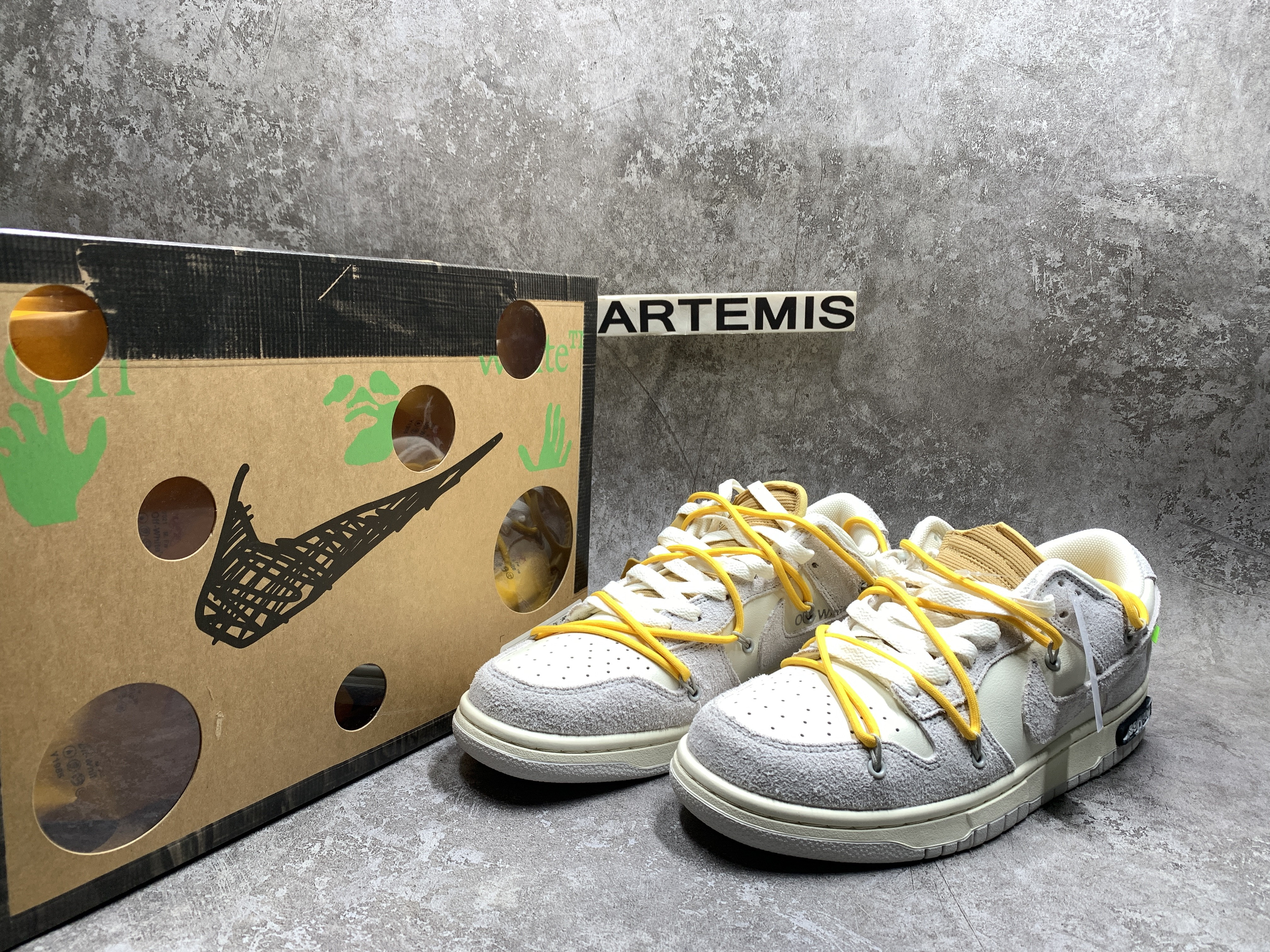 Off-White x Dunk Low Lot 39 of 50