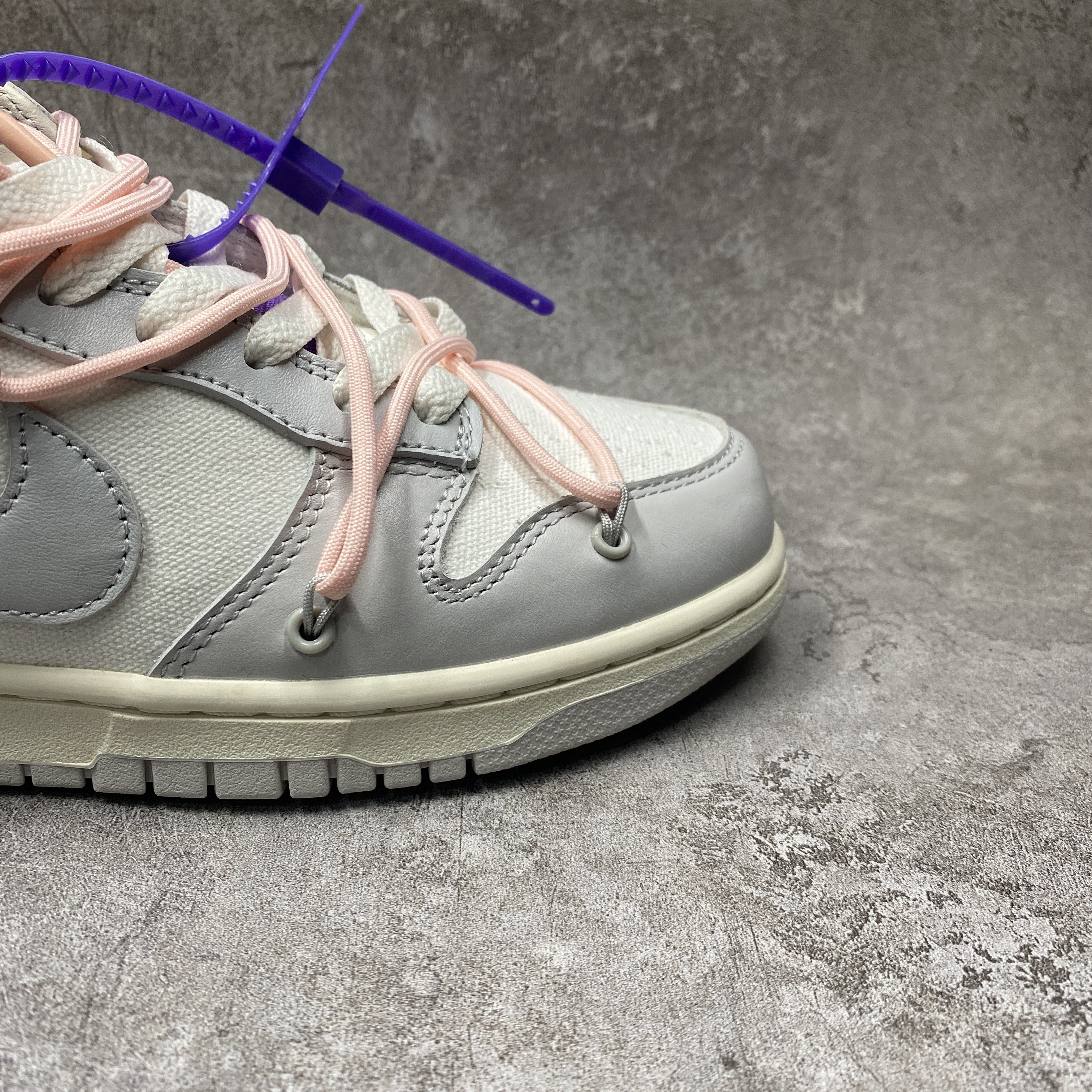 Nike Dunk Low Off-White Lot 24