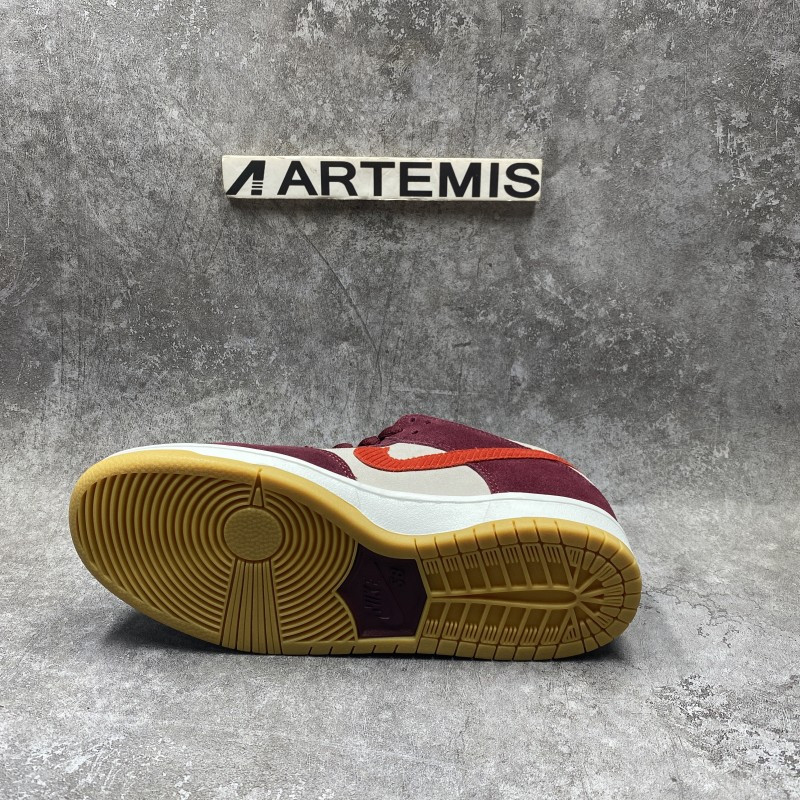 Nike Dunk Low SB X Skate Like a Girl