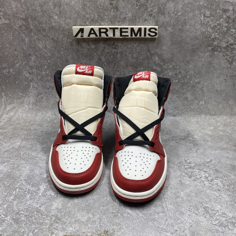 Air Jordan 1 High OG Chicago Lost and Found