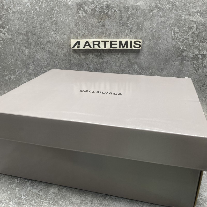 Balenciga HD Lace-Up Sneaker in light purple