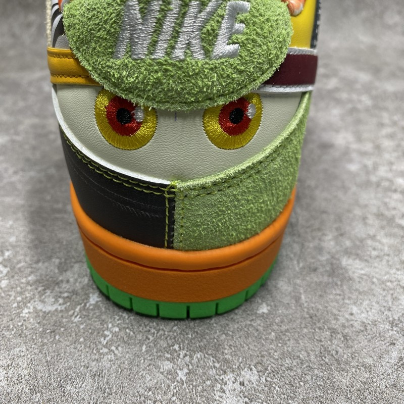 Nike Dunk Low WHAT THE PAUL