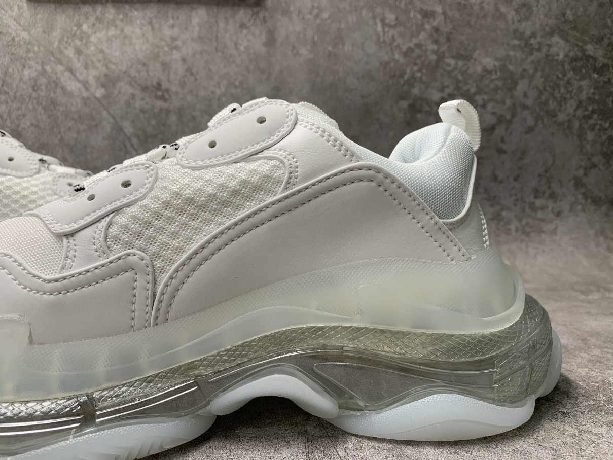 Balenciga Triple S Sneaker White Iridescent