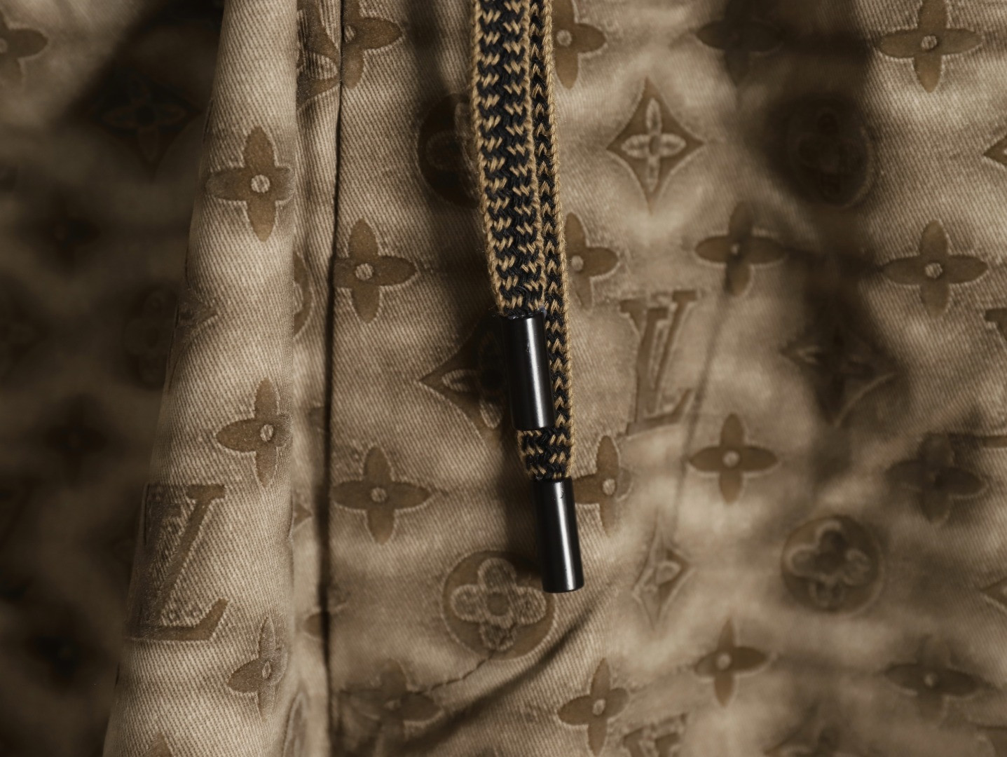 l0*is V*t0n lv shorts