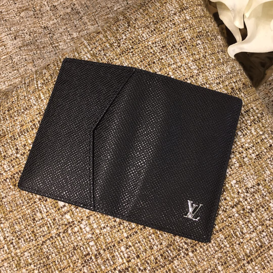 LV POCKET ORGANIZER M69250