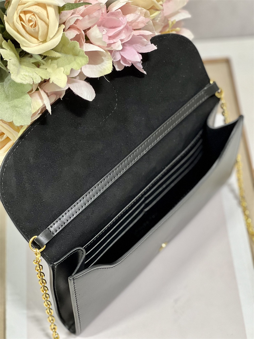 D*or bobby east-west pouch with chain latte smooth calfskin black