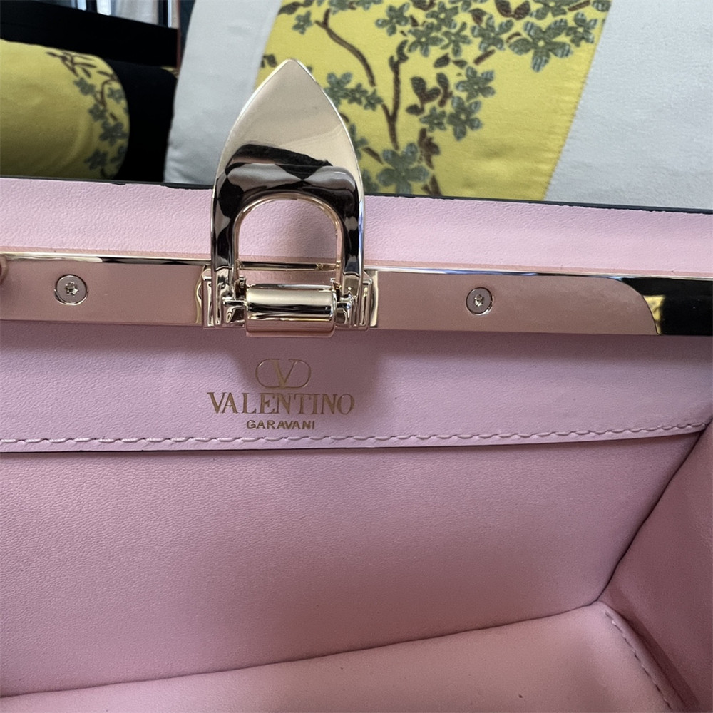 VALENTINO GARAVANI ROCKSTUD23 SMALL SMOOTH CALFSKIN SHOULDER BAG PINK