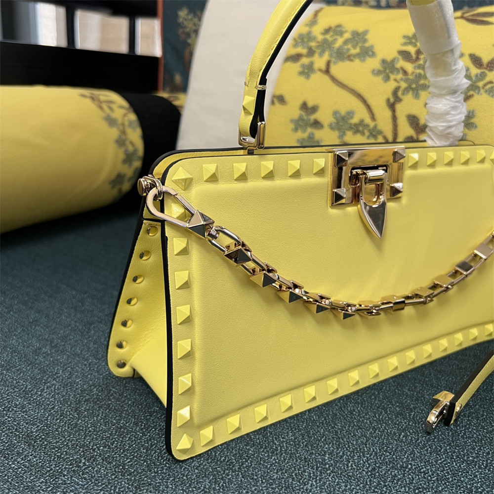 VALENTINO GARAVANI ROCKSTUD23 smooth calfskin handbag Yellow
