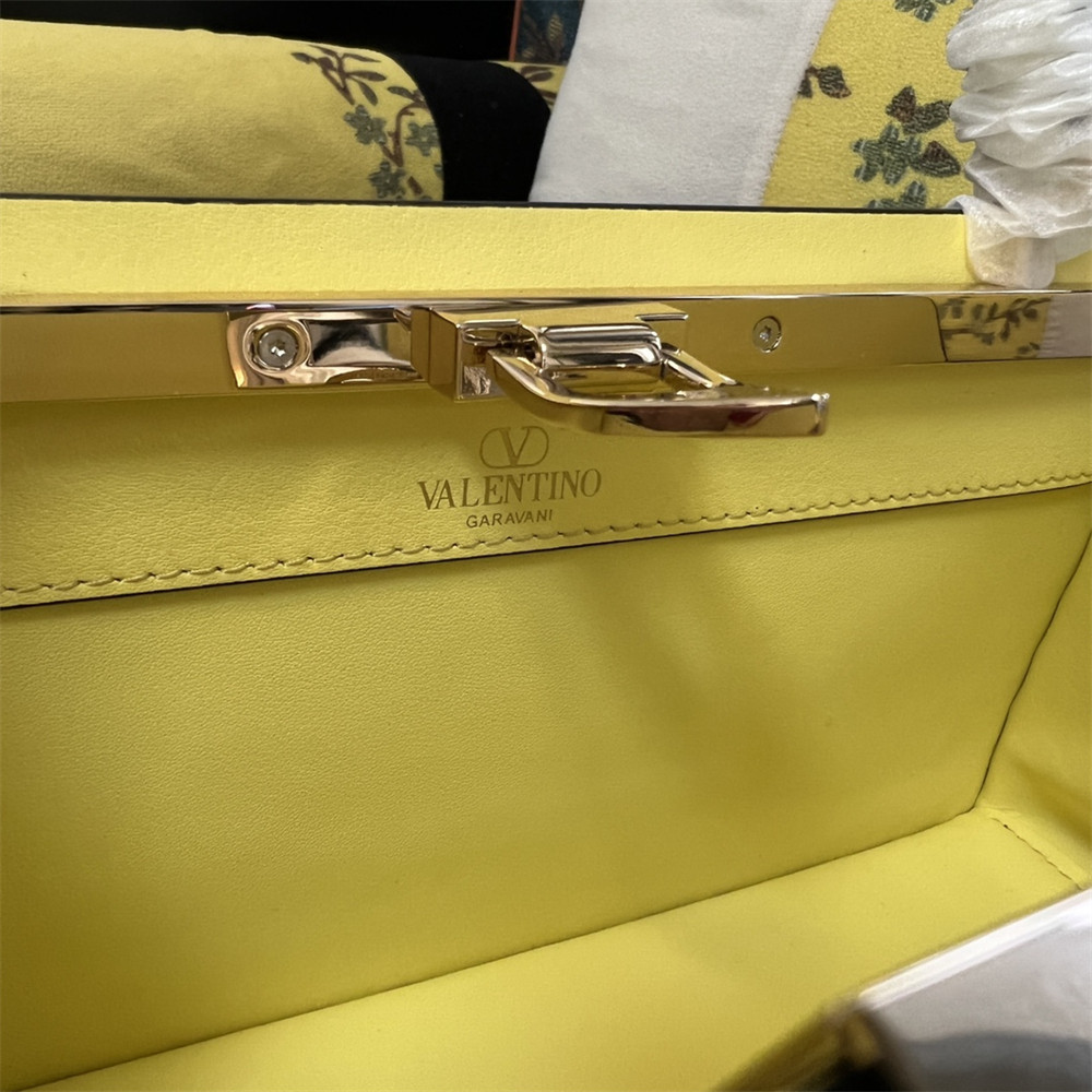 VALENTINO GARAVANI ROCKSTUD23 smooth calfskin handbag Yellow