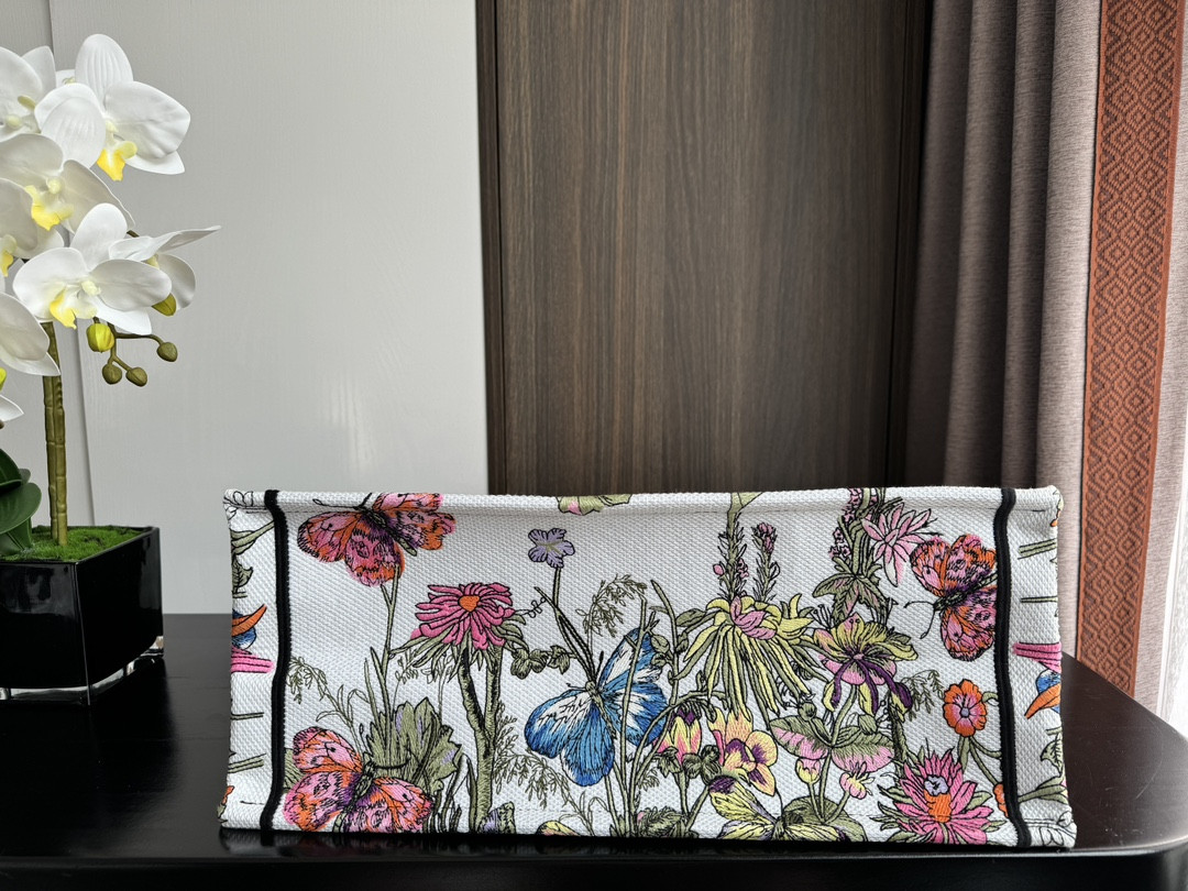 large D*or book tote white multicolor mexico millefiori embroidery 16.5 x 14 x 7.5 inches