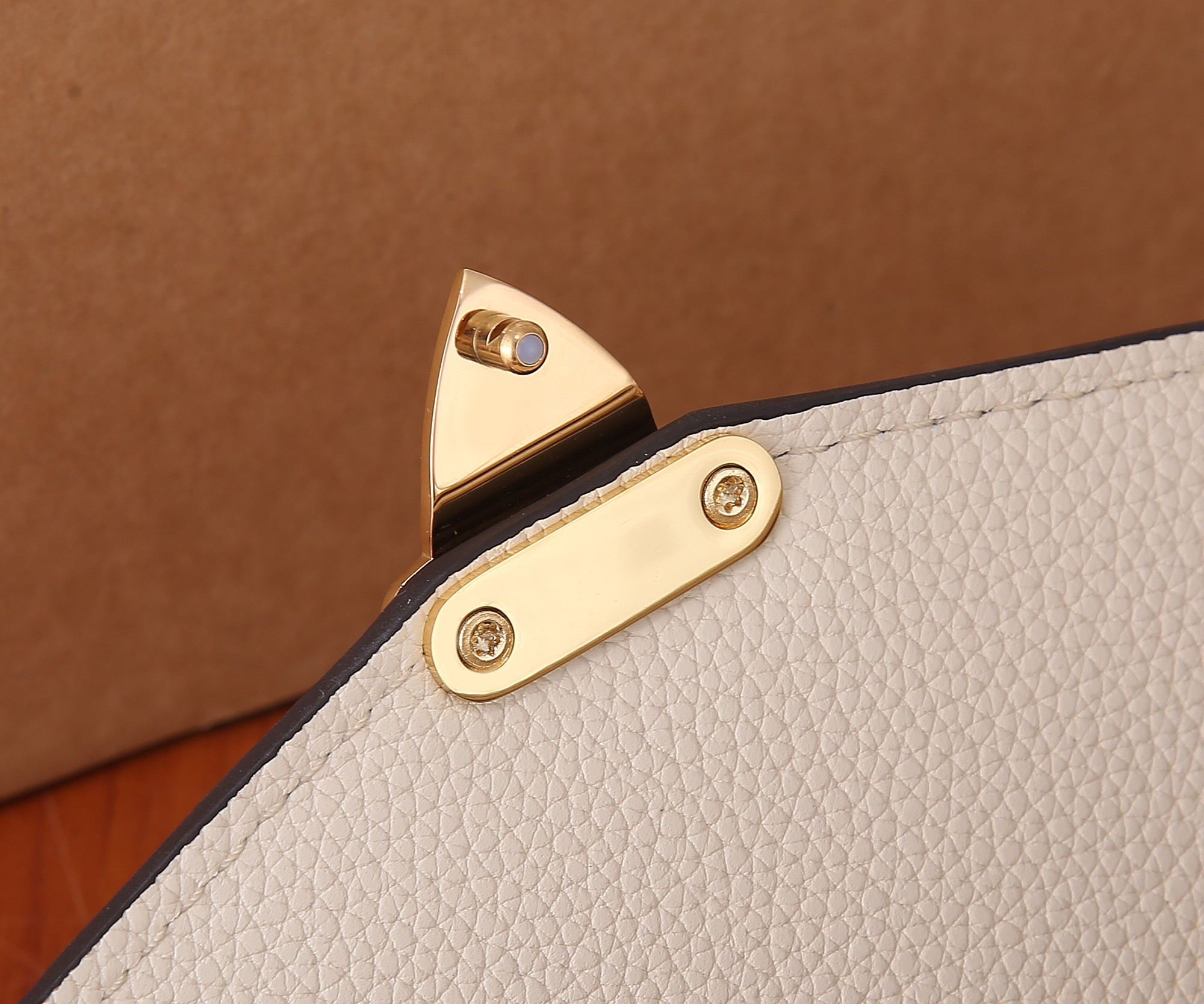 LV Pochette Métis East West M22942 21.5 x 13.5 x 6 cm