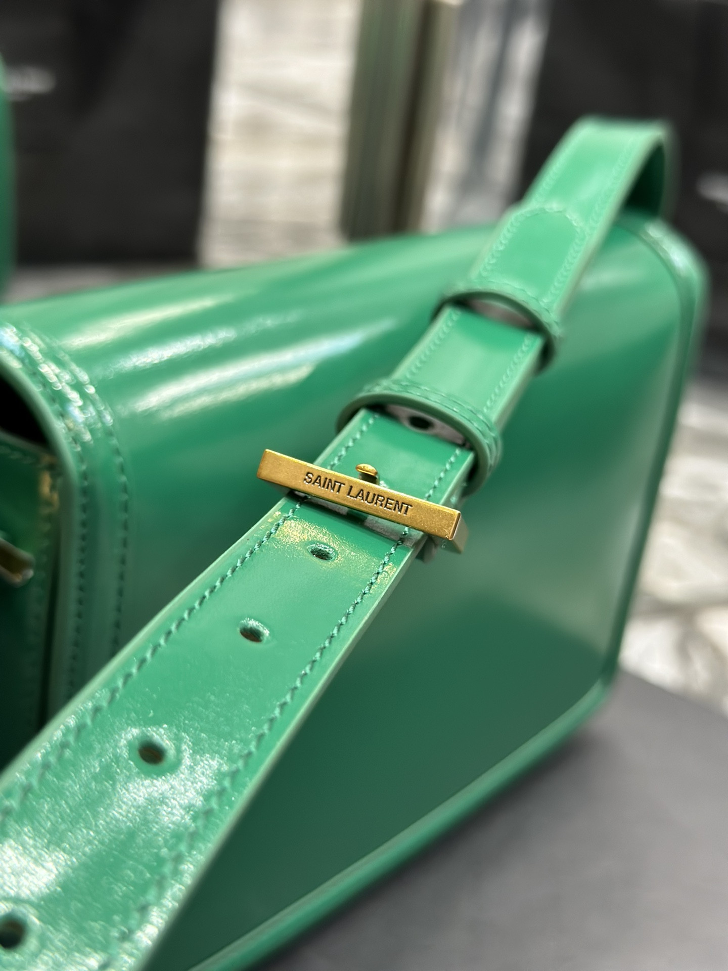 y*l solferino medium satchel in box Sa**t Lau*nt green 9.1 x 6.3 x 2.4 inches