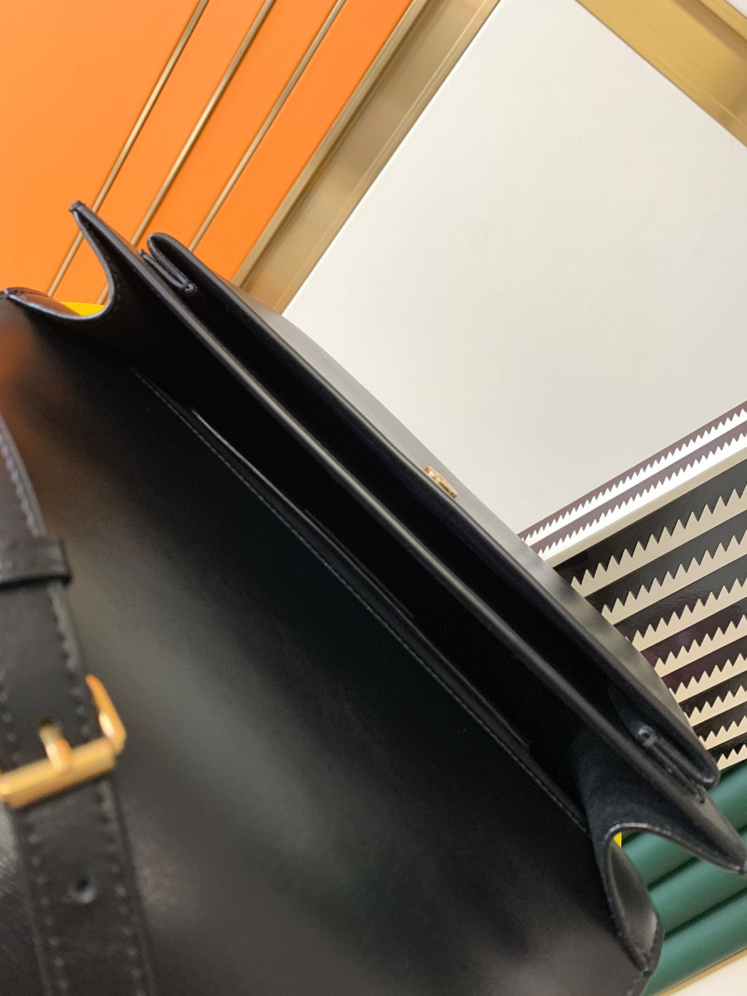 Y*L sunset large in smooth leather black 10.6 x 7 x 3.1 inches