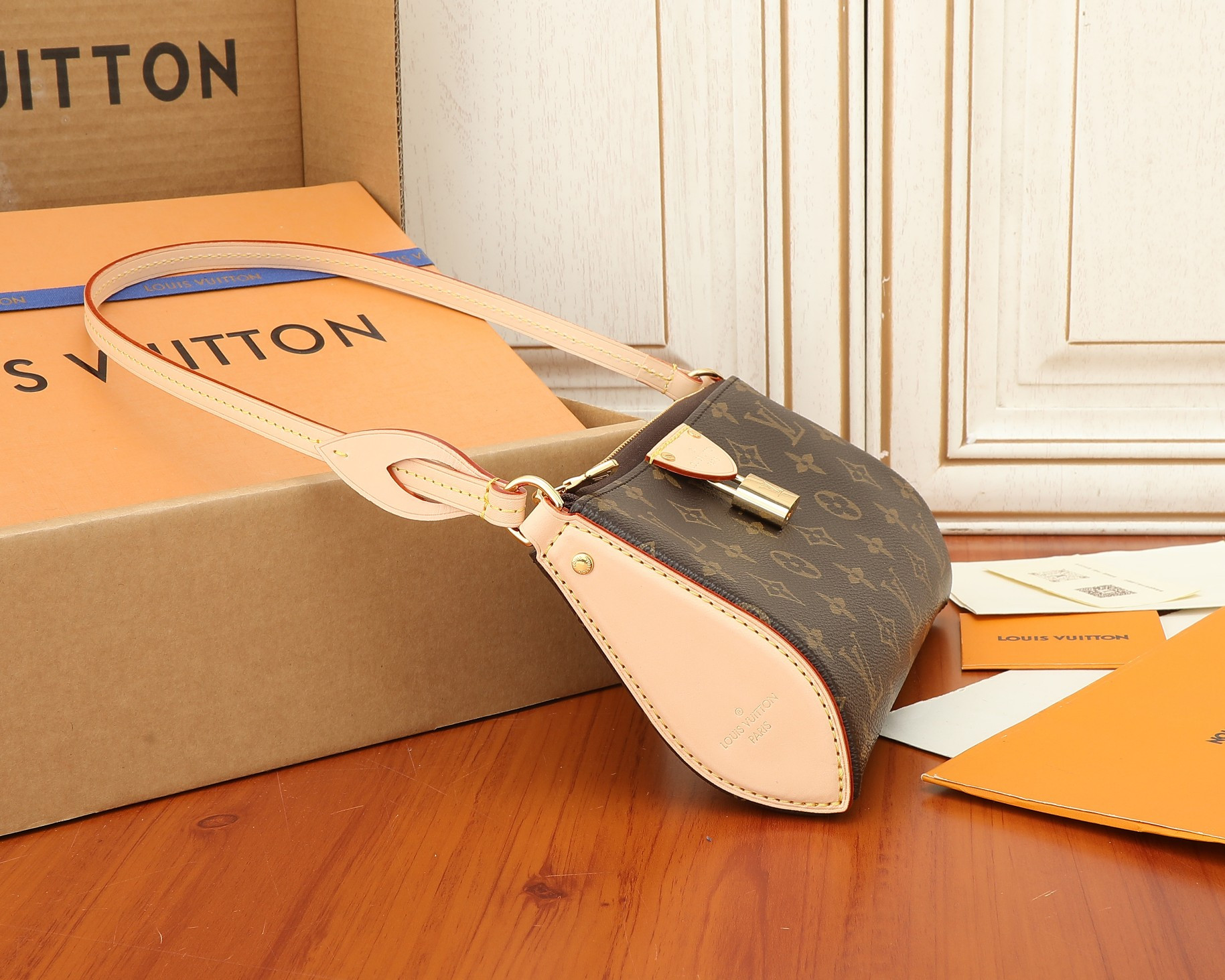 LV M47123 Pochette Tirette 22 x 12 x 5.5 cm