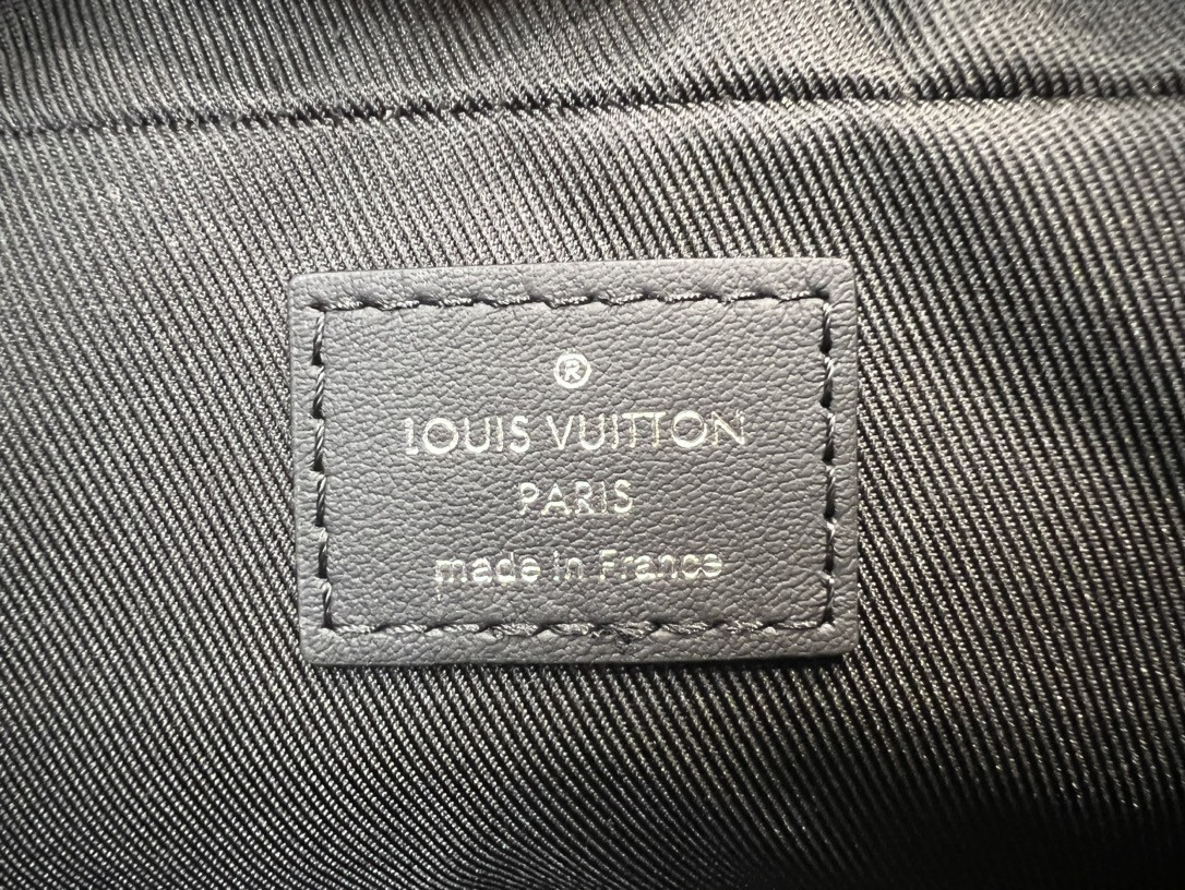 LV M40445 Porte-Documents Voyage PM 36.5 x 27.5 x 6 cm