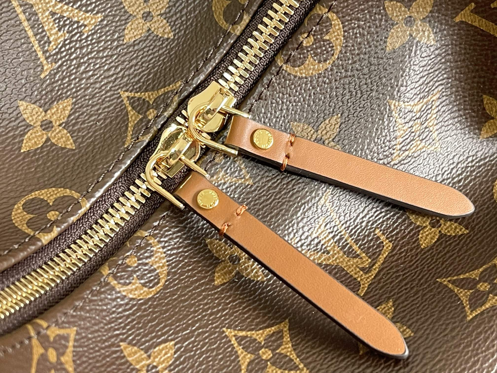 LV M46311 Loop Hobo 15 x 10.2 x 3.9 inches