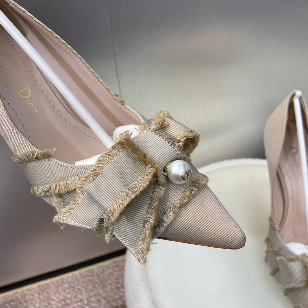 ua D*or aD*orable pump