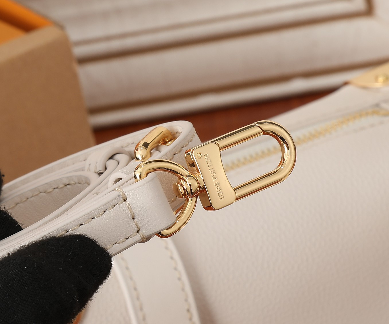 LV Side Trunk PM M23915 7.1 x 4.9 x 3.1 inches