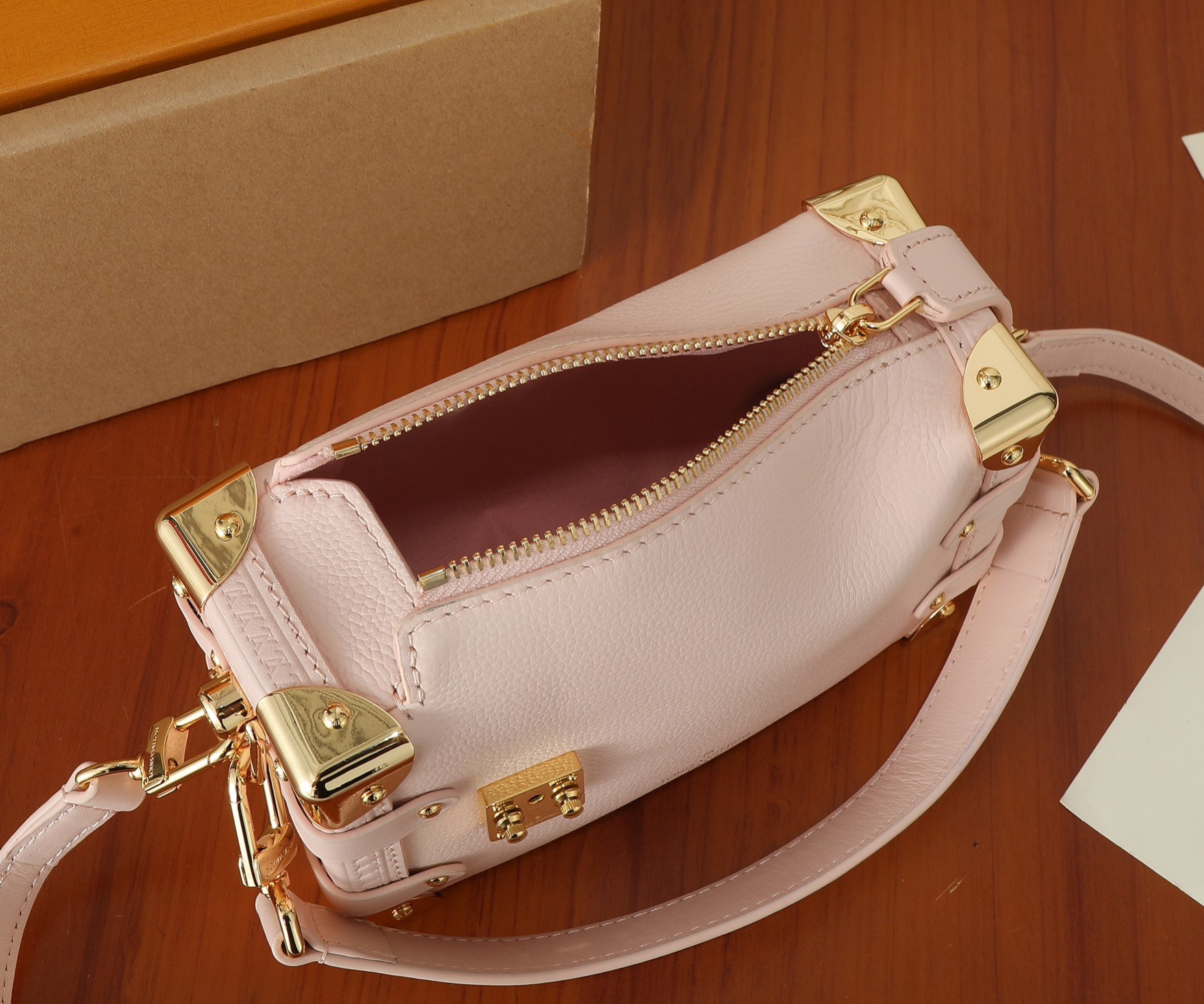 LV Side Trunk PM M25071 7.1 x 4.9 x 3.1 in