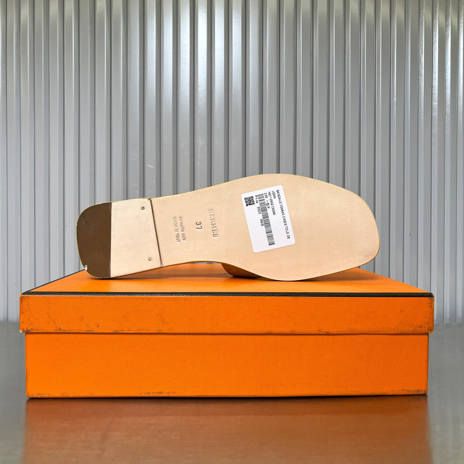 UA Hermès Oran sandal