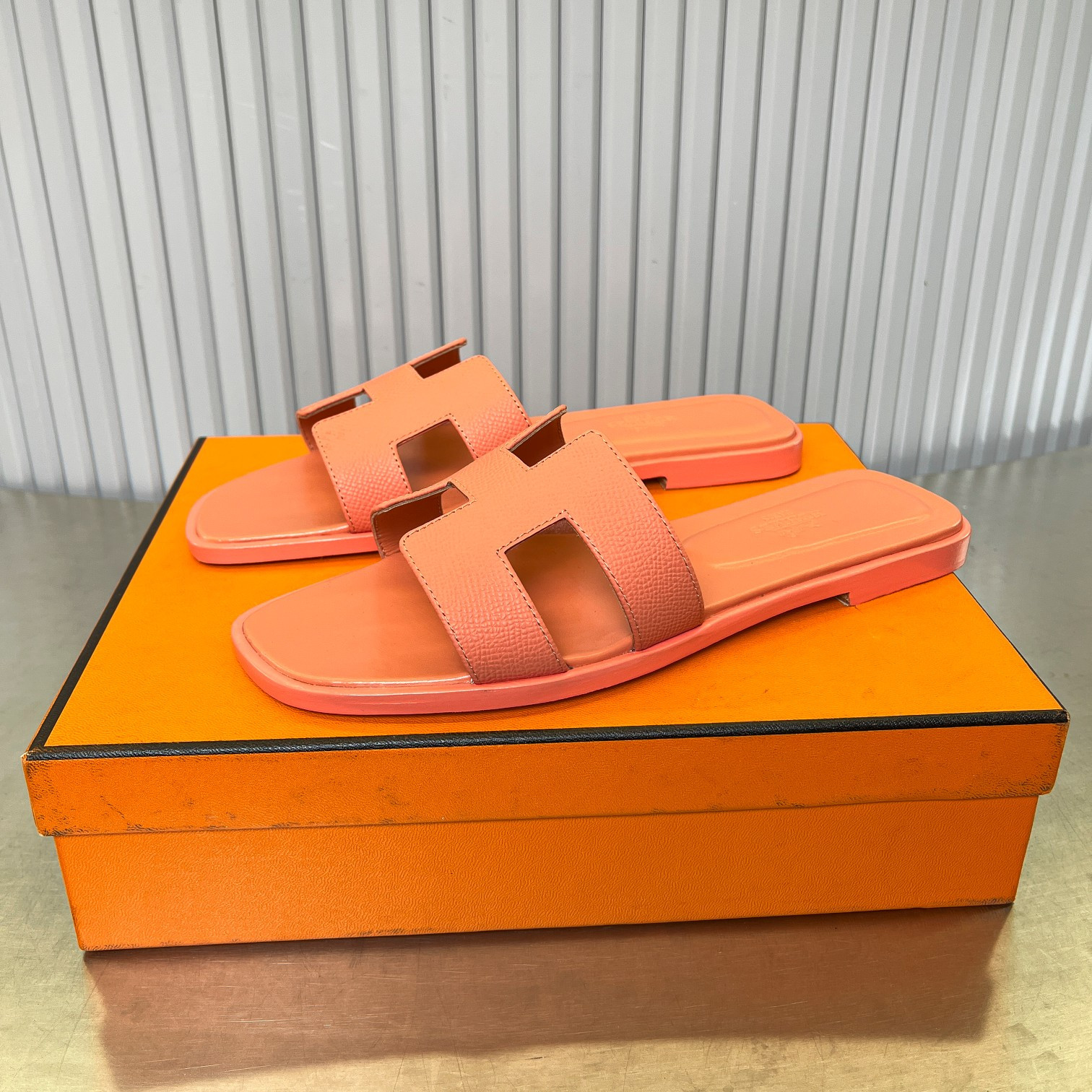 UA Hermès Oran sandal
