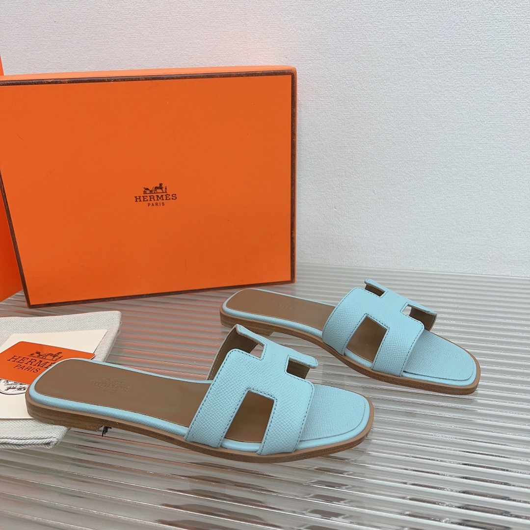 UA Hermès Oran sandal