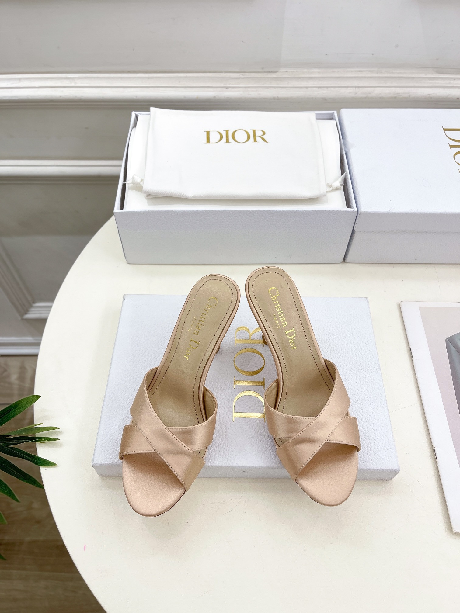 ua D*or tribales heeled slide