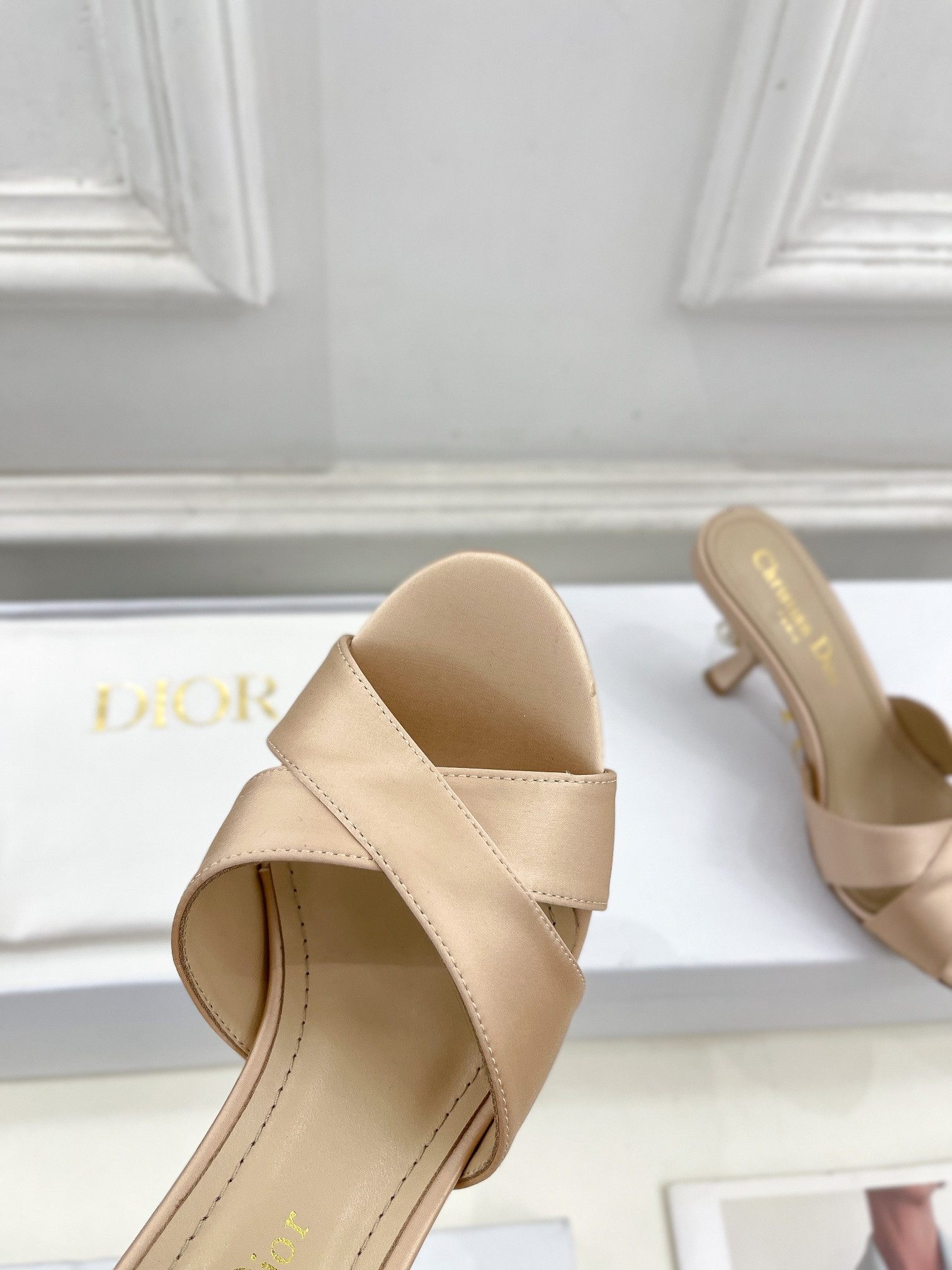 ua D*or tribales heeled slide