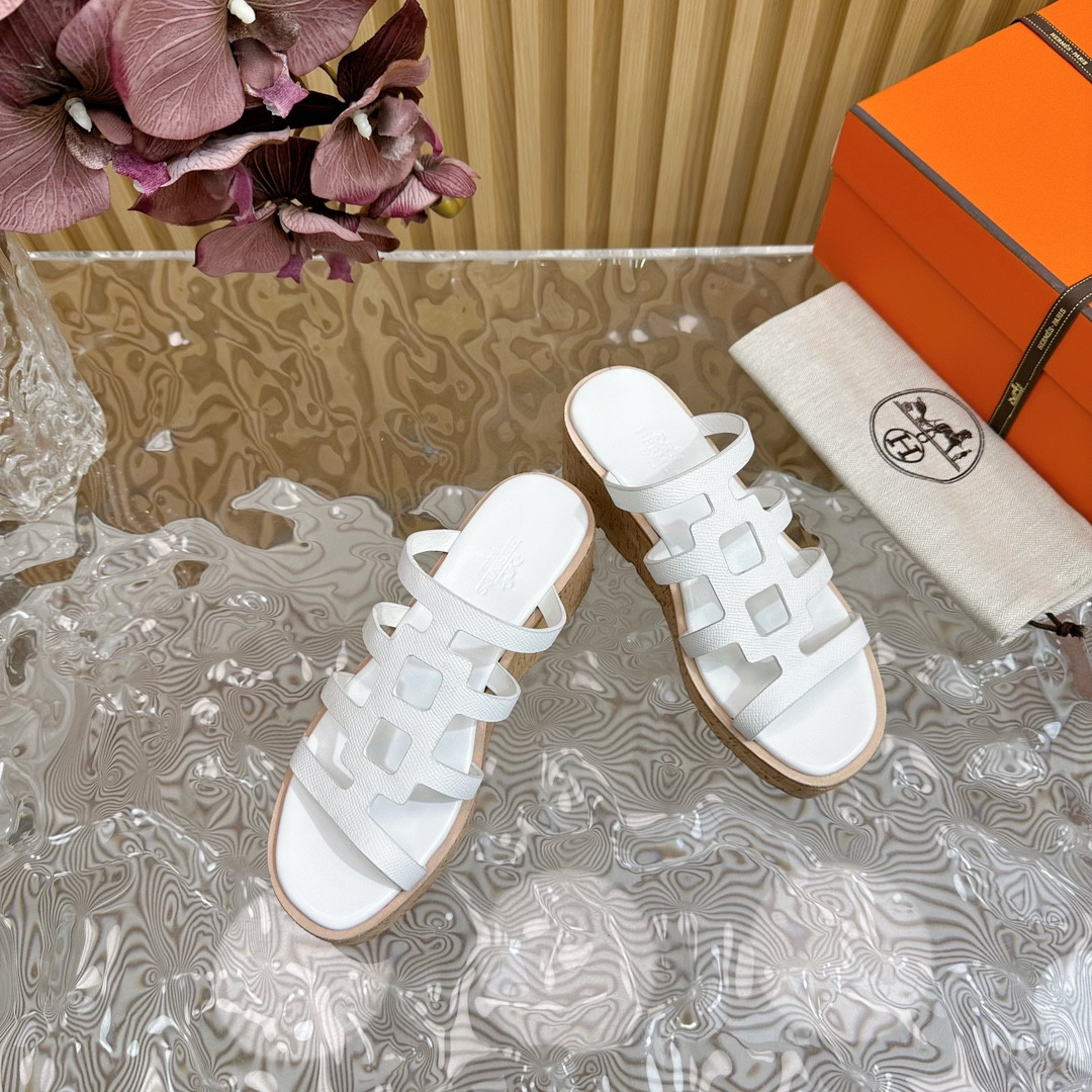 UA Hermès Isabella 30 sandal