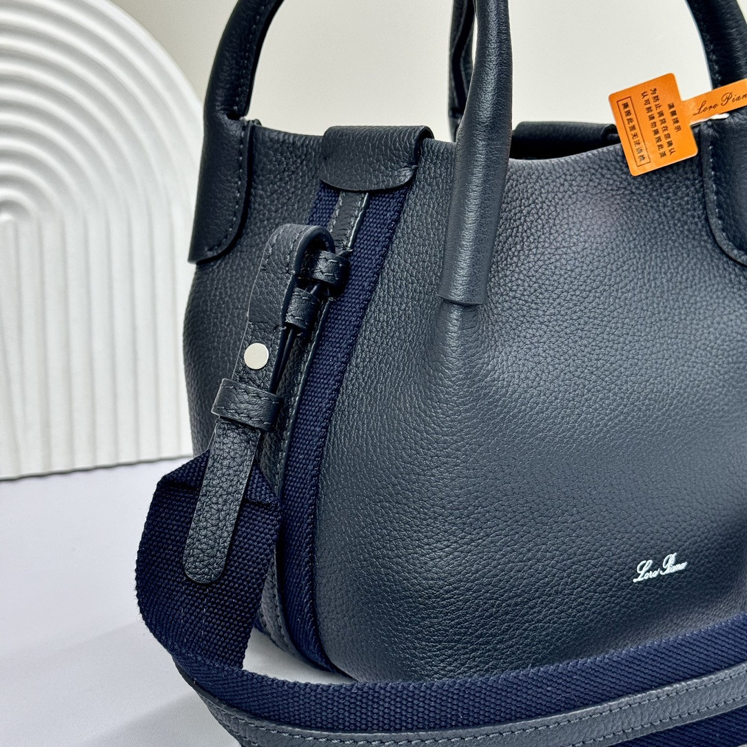 L**o p*ana micro bale bag grained calfskin 23 x 16 x 14 cm